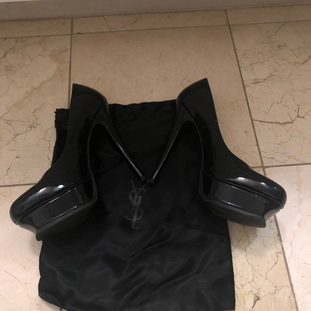 Yves Saint Laurent Patent Leather Heels